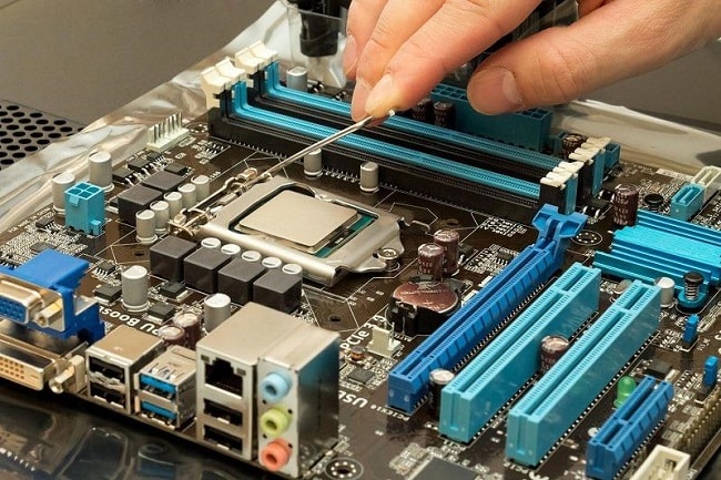CPU chịu trách nhiệm thực thi các lệnh trong các chương trình, giúp cho máy tính của chạy nhanh hơn