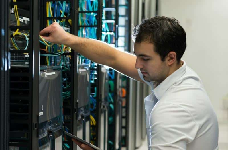 Quản trị máy chủ chịu trách nhiệm toàn diện về hệ thống máy chủ