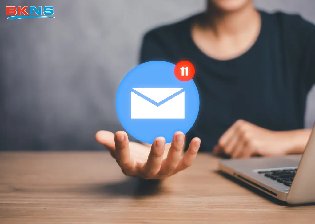 Luôn luôn sử dụng tên miền riêng của bạn khi lập địa chỉ email